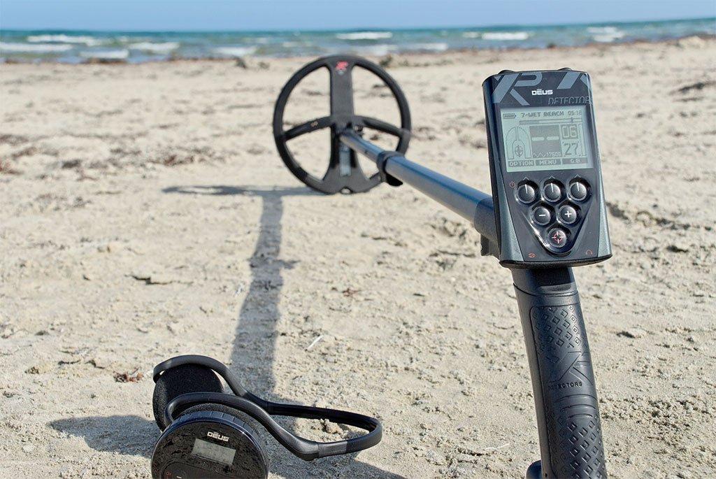 Metaldetektor regler på stranden